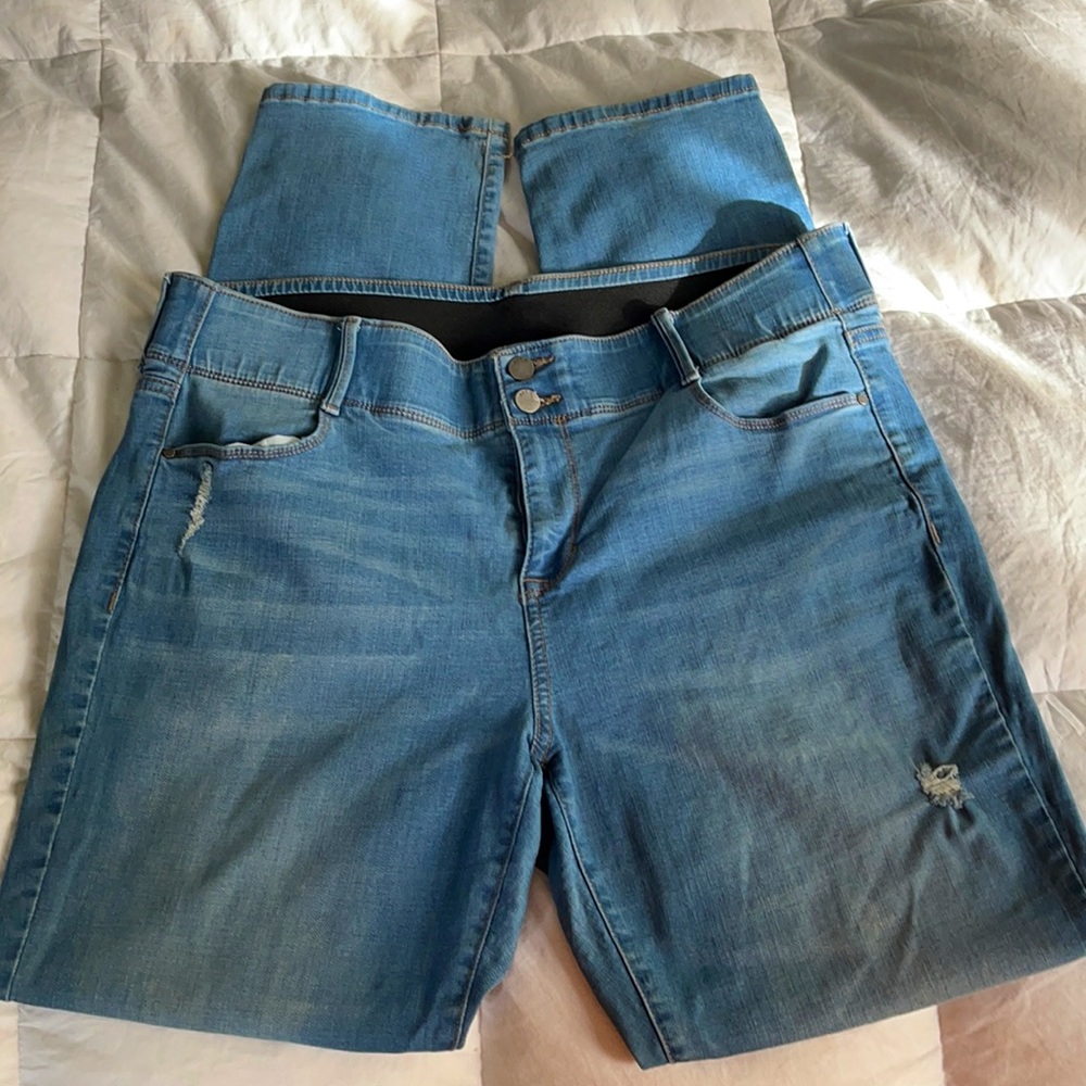 Women’s Apt.9 Straight Leg Tummy Control Jeans LONG